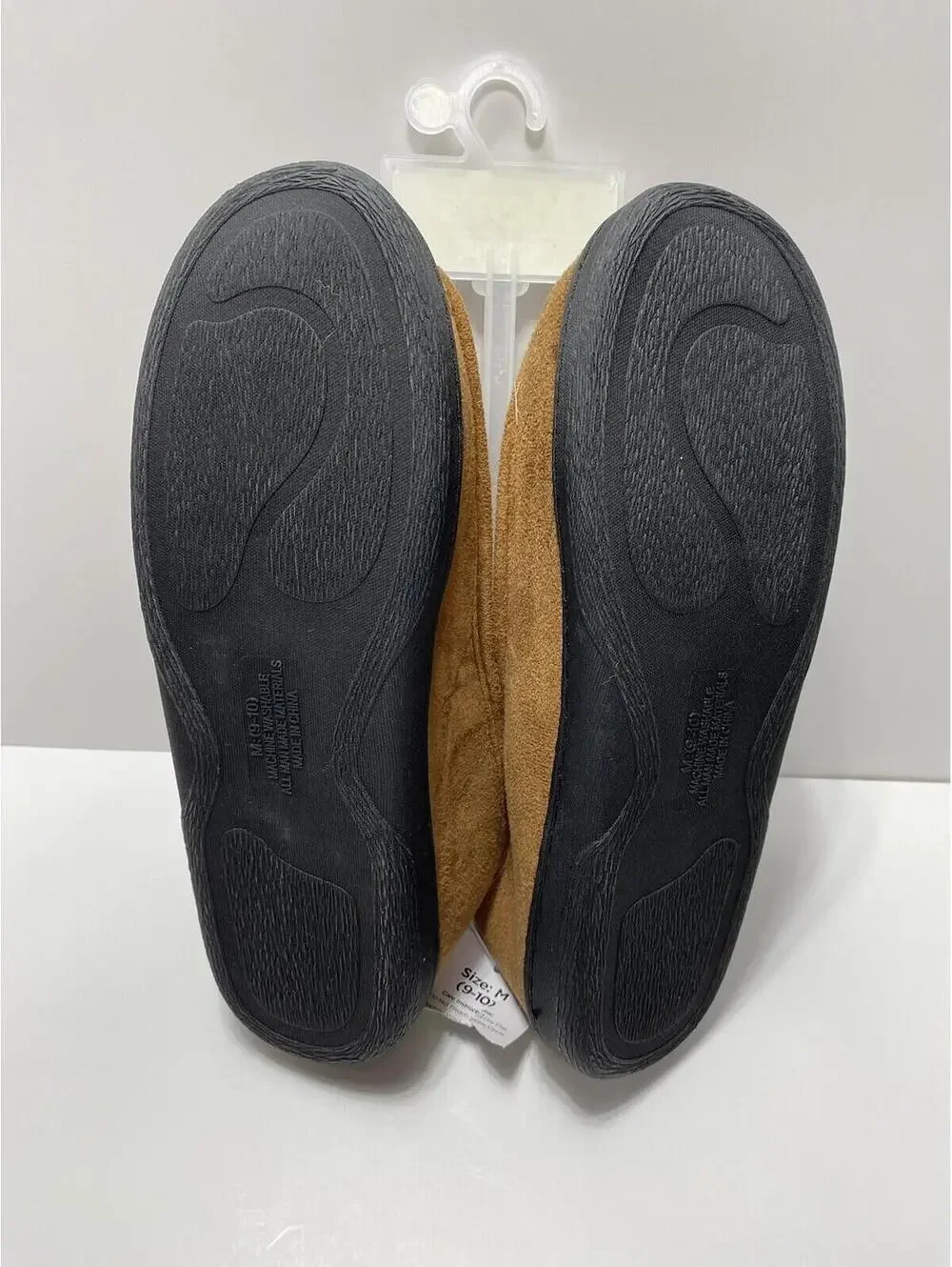 Men’s Slippers Medium 9/10 -Tan - Brand New, Cozy and Comfortable Slip On